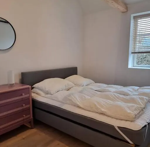 Hyggeligt Lille Byhus Lige Mellem Havnen Og Bytorv